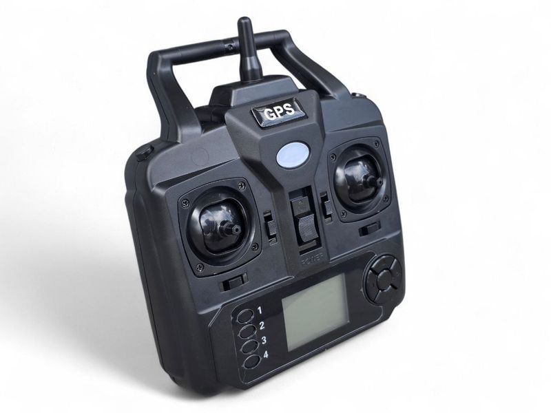 Прикормочний кораблик Flytec GPS RC V020 Black, короповий кораблик з 3 бункерами Flytec GPS RC V020 Black фото