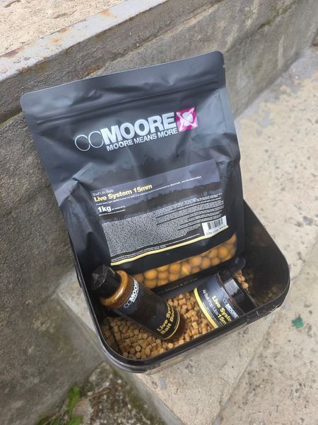 Набір для підгодовування CC Moore Live System Session Pack 15 mm (бойли 15мм+пелетс 6мм+ліквід+попапи 15мм) 92503 фото