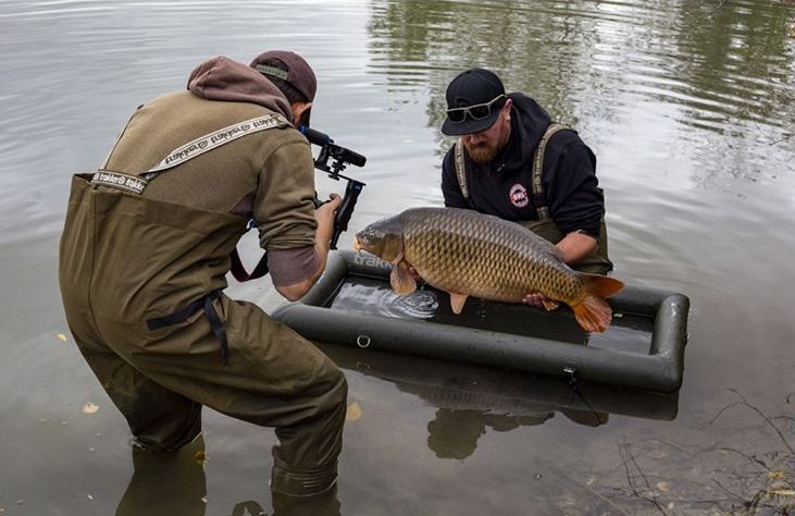 Плаваючий мат для риби Trakker Sanctuary Corral 212401 фото