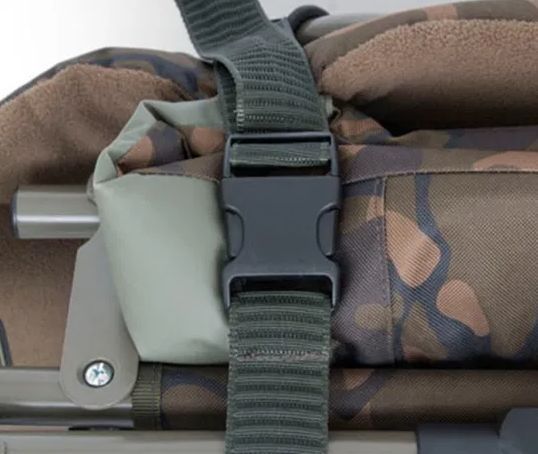 Усиленная раскладушка FOX R2 camo standard bedchair (Англия) CBC055 фото