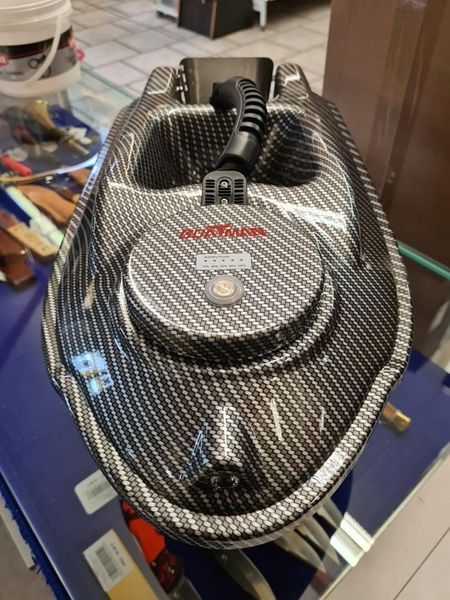 Короповий кораблик Boatman Actor Carbon10 A/h з GPS (з навігацією, кольоровим ехолотом і автопілотом) Boatman Carbon 10A/h+FFW718LIC W фото
