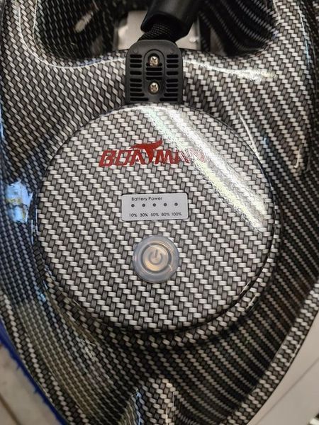Короповий кораблик Boatman Actor Carbon10 A/h з GPS (з навігацією, кольоровим ехолотом і автопілотом) Boatman Carbon 10A/h+FFW718LIC W фото